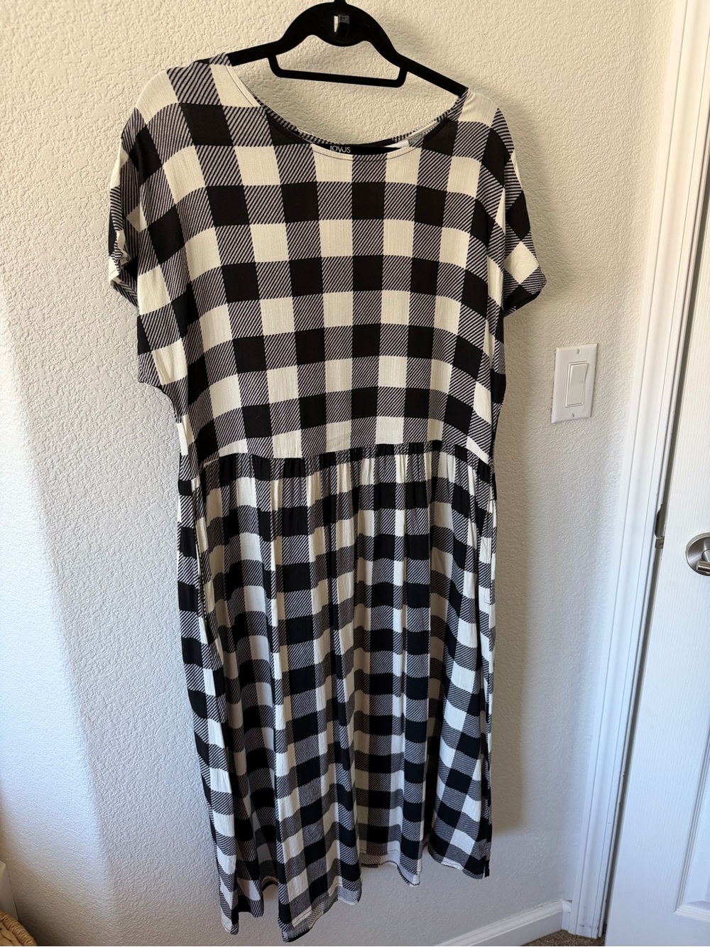 LuLaRoe Black and Cream Buffalo Check Midi Dress - Short Sleeve